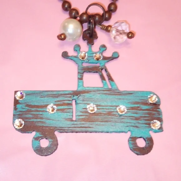 Vintage Pickup Truck Necklace - Picture 9 of 10